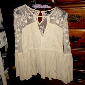 Flowey cream color boho top! NWOT